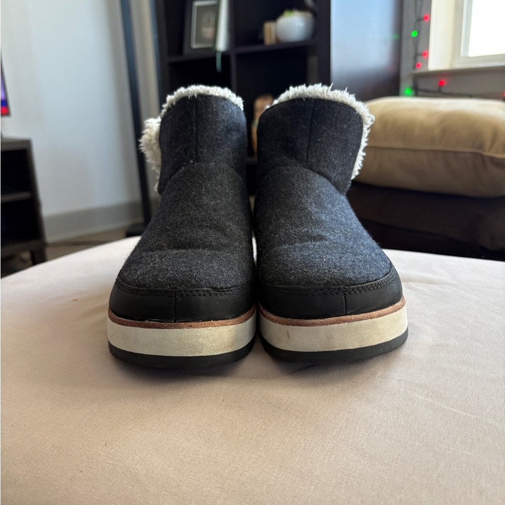 Merrell Black Faux Fur Lined Platform Ankle Boots Women’s 9.5 - Picture 2 of 6